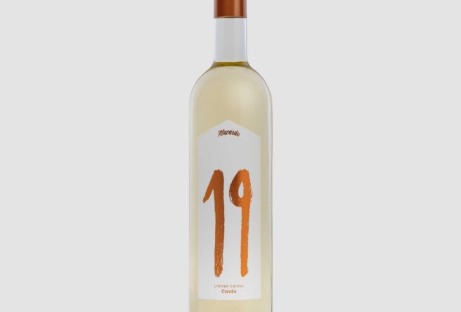 Macardo Weisswein "19"