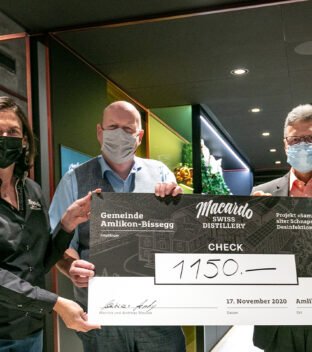 «Aus der Gemeinde für die Gemeinde»: Amlikon-Bissegg stellte Desinfektionsmittel her und spendet Erlös