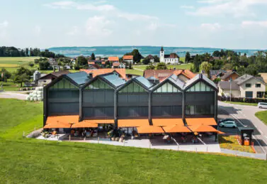 Macardo Swiss Distillery Terrasse