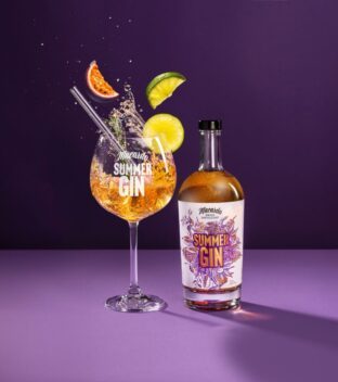 Macardo Sommer Gin in der Flasche, Sommer Gin Drink