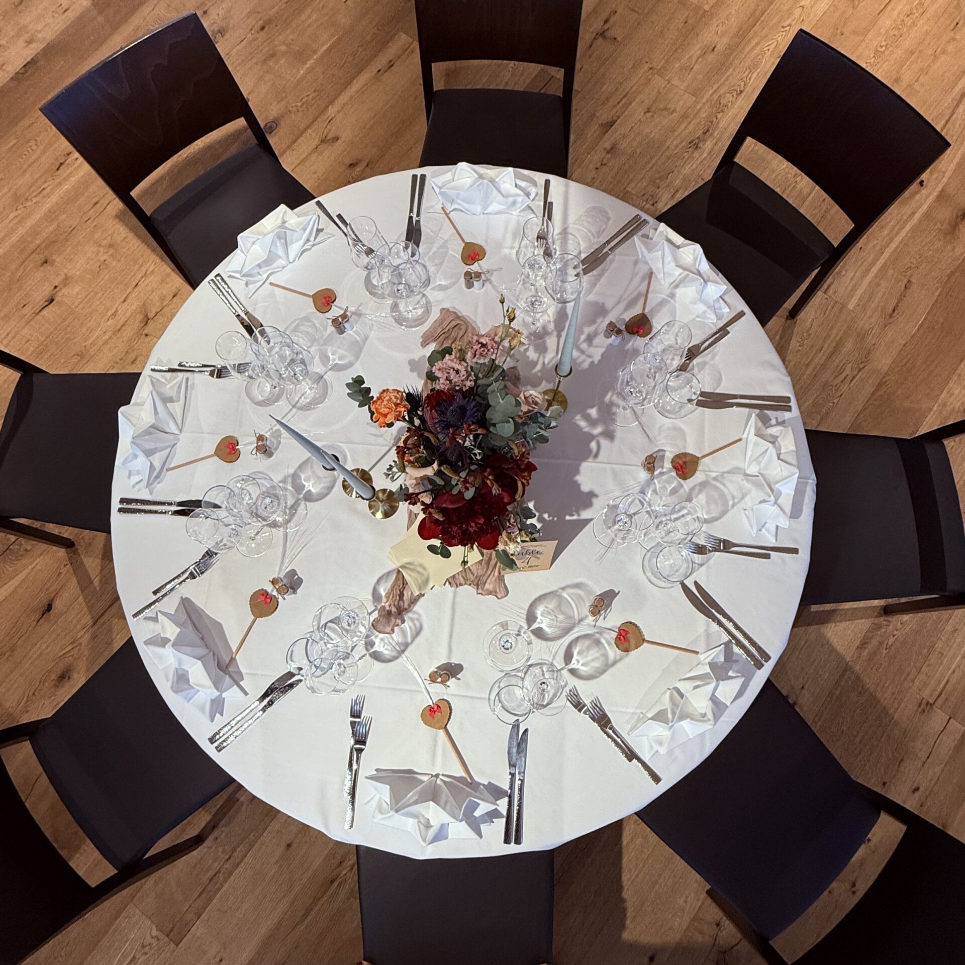 Hochzeitstisch gedeckt